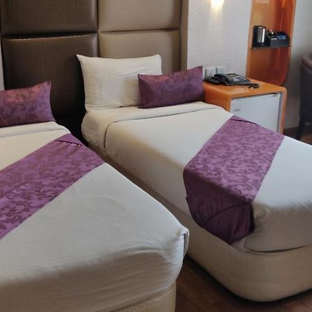 Ritu Ivy Hotel Колката Екстериор снимка
