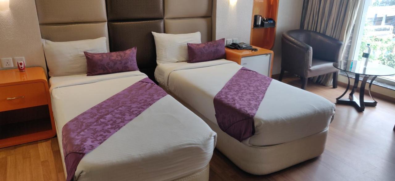 Ritu Ivy Hotel Колката Екстериор снимка