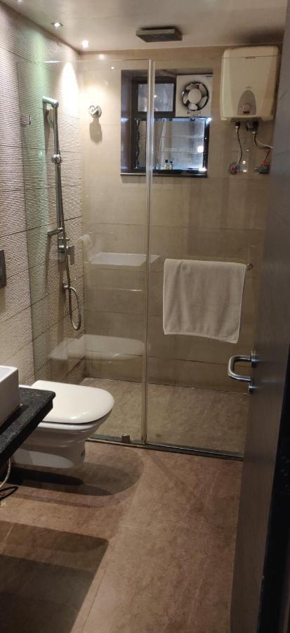 Ritu Ivy Hotel Колката Екстериор снимка
