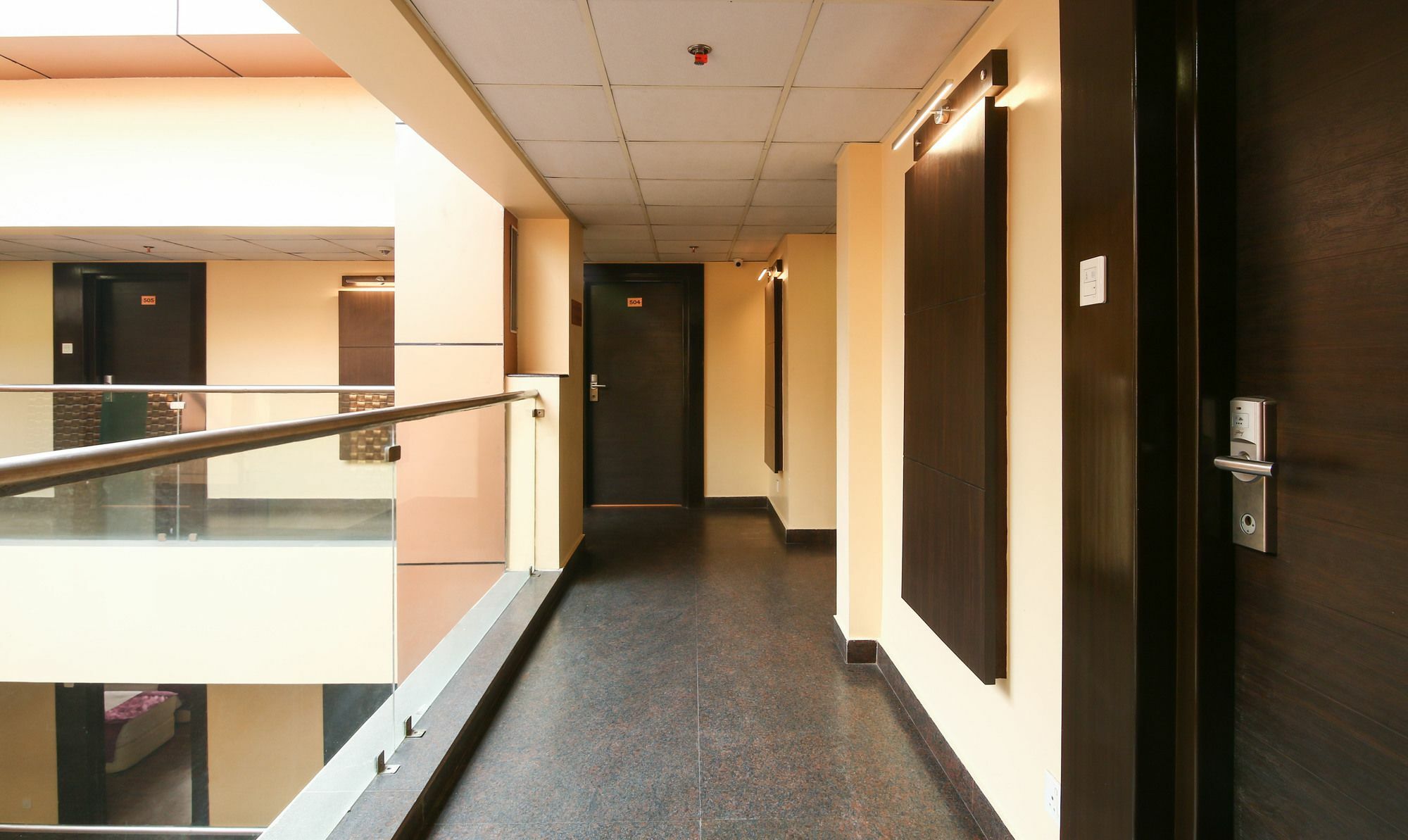 Ritu Ivy Hotel Колката Екстериор снимка