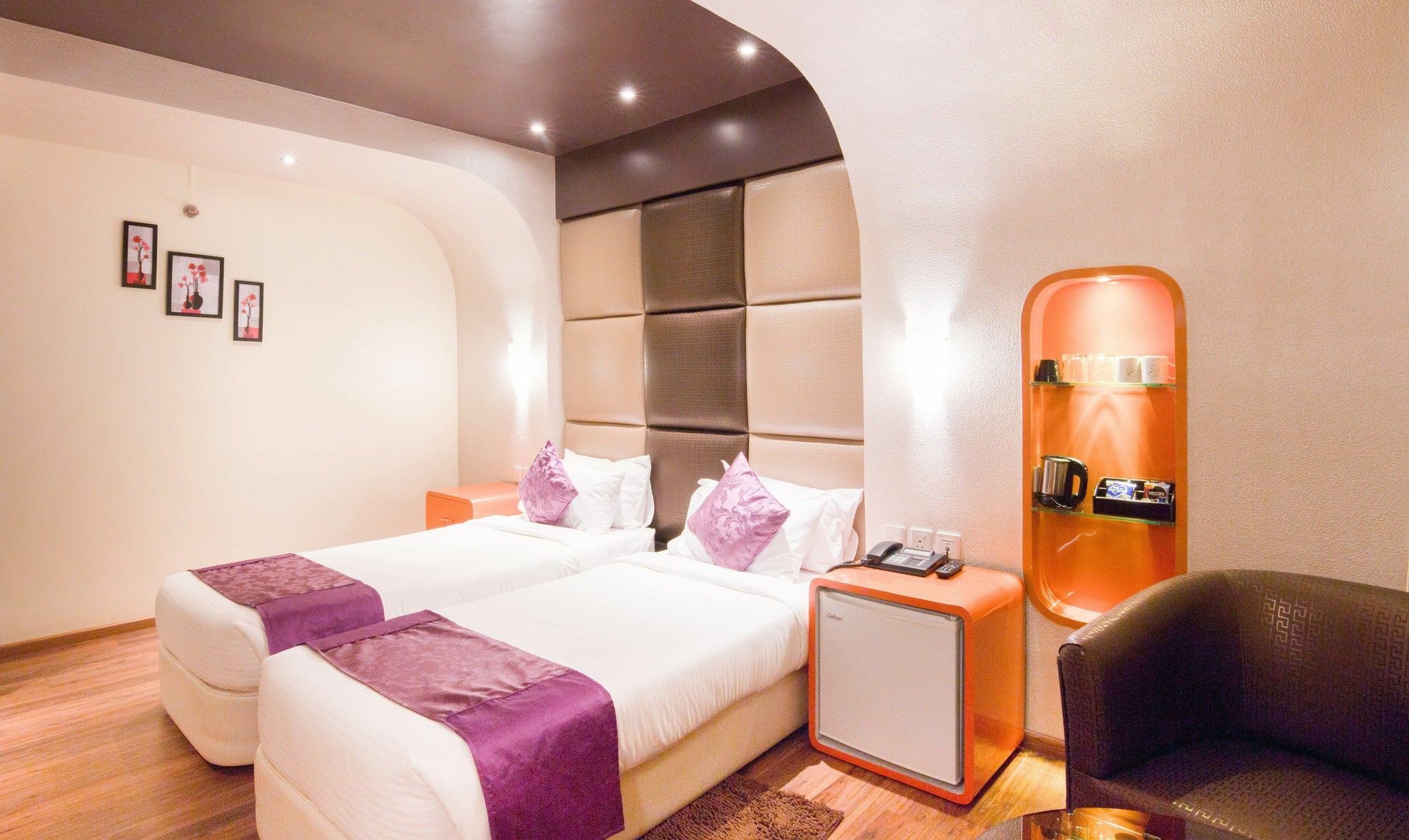 Ritu Ivy Hotel Колката Екстериор снимка