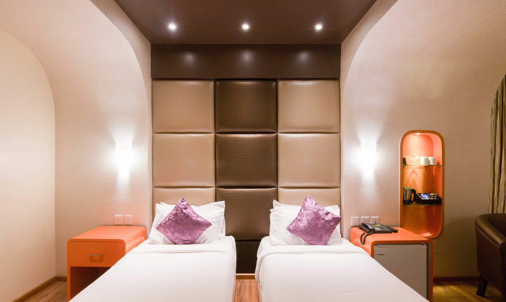 Ritu Ivy Hotel Колката Екстериор снимка