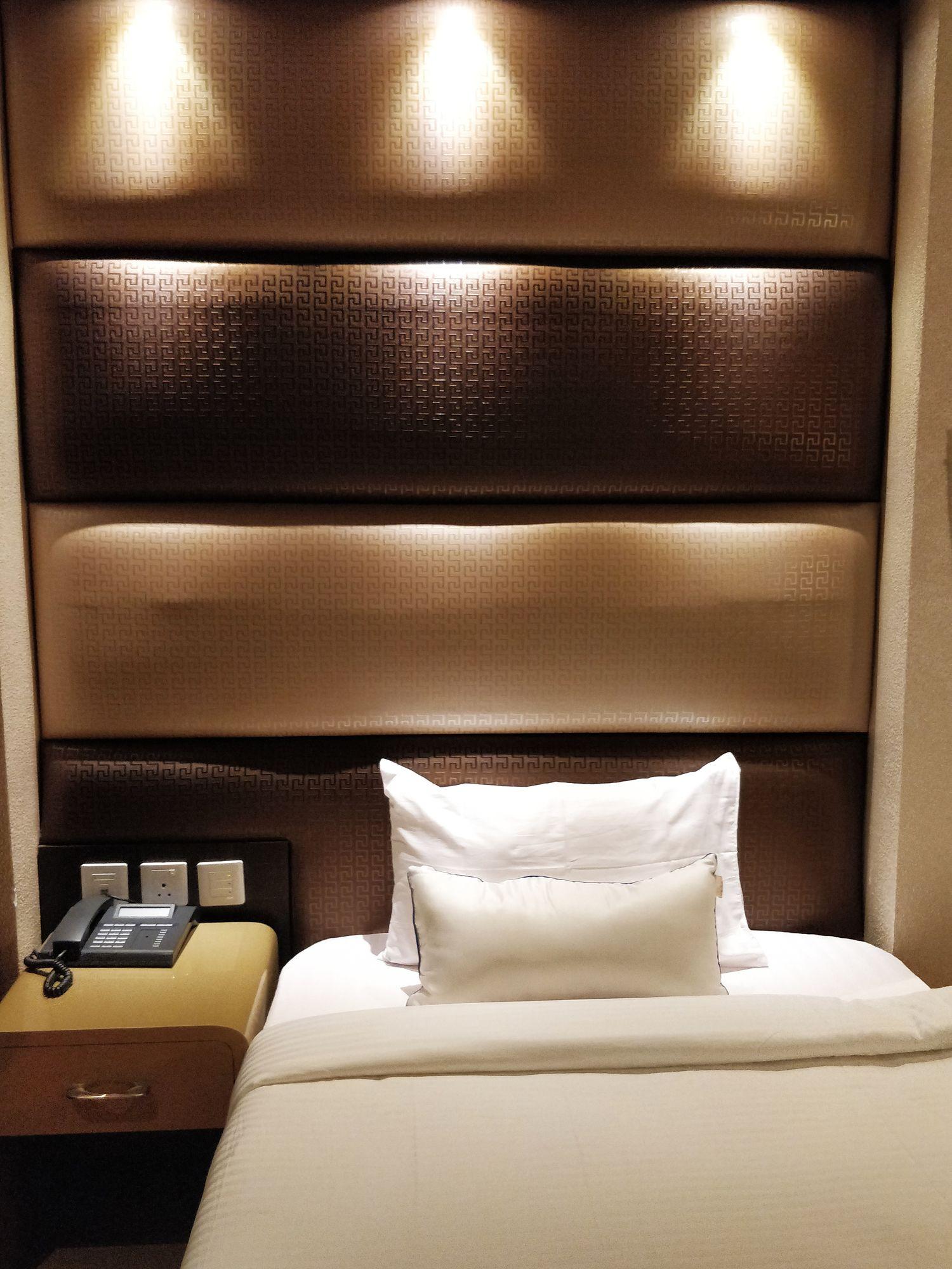 Ritu Ivy Hotel Колката Екстериор снимка